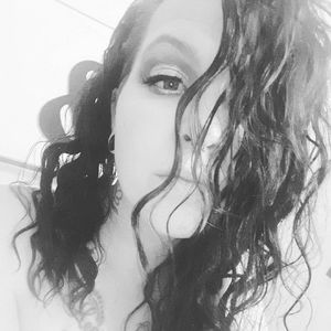 Meet your Posher, Danika